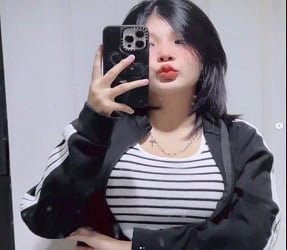 Сексуальная сестра делает селфи